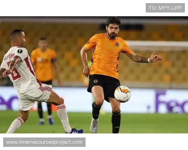 圣图尔登战术解析:近期阵型布局与攻防策略走势清晰