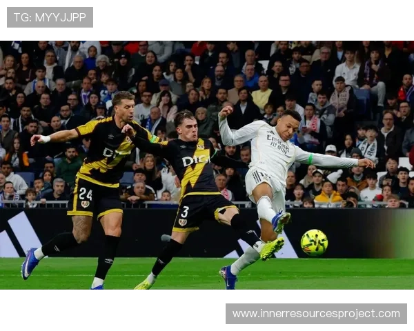 皇马争冠之路正面临阵容危机的关键时刻，战术短板暴露无遗！