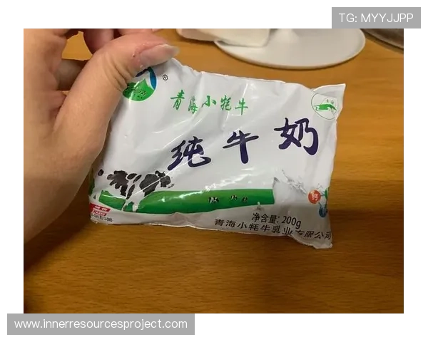 覃海洋家的冰箱里只有水煮鸡胸肉和蛋白粉